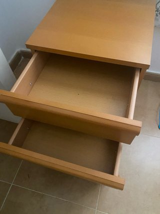 Cajonera de madera con ruedas
