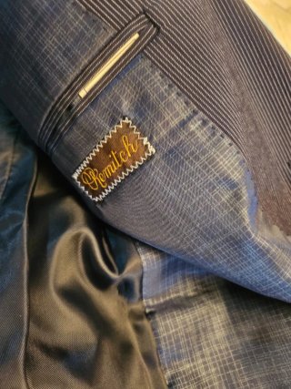 Abito blu con righe sottili