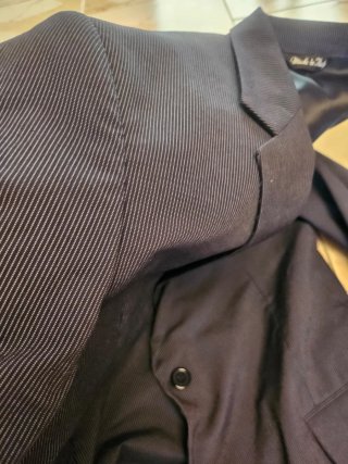 Abito blu con righe sottili