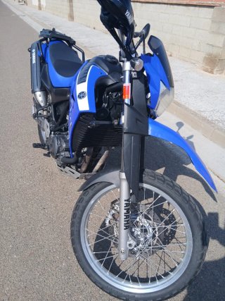 Yamaha XT660R azul