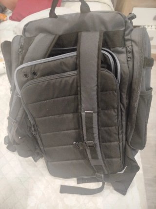 Mochila de gimnasio negra y gris