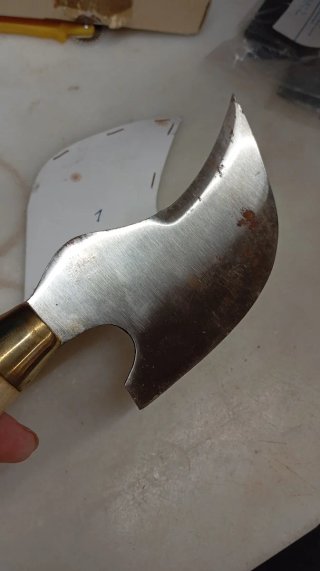 Cuchillo para cortar cuero