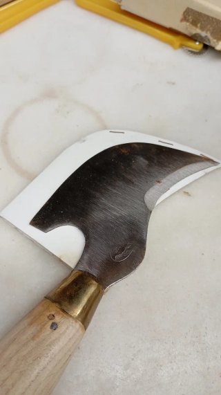 Cuchillo para cortar cuero