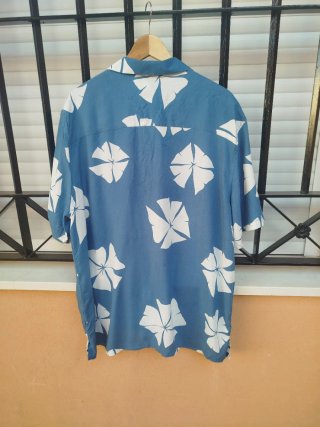 2 camisas hawaianas. Nuevas.