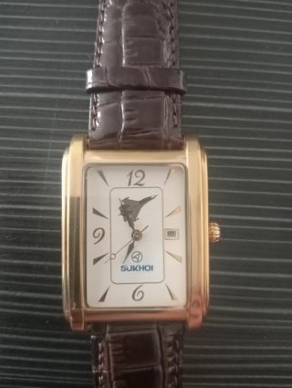 Reloj Sukhoi Colección Pilotos Dorado Marrón