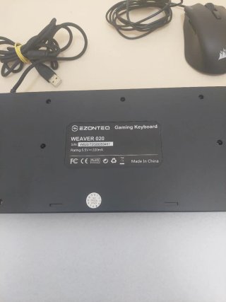 Tastiera Gaming Ezonteq Nera e Multicolor