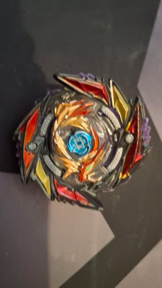 Set 6 Beyblades con Lanzador