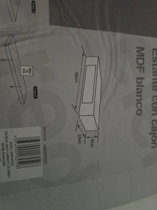 Estante de pared blanco con cajón