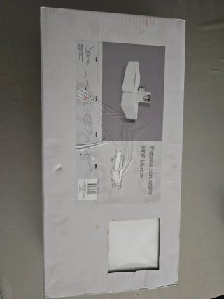 Estante de pared blanco con cajón
