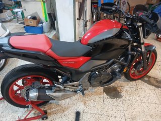 Honda NC 750 SA Naked Negra/Roja