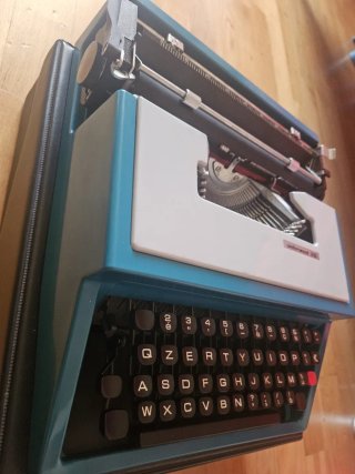 Macchina da scrivere Underwood 315