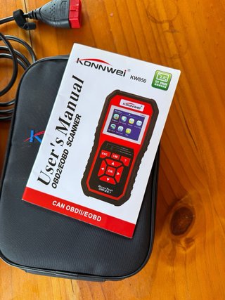 Konnwei KW850 Escáner OBD2
