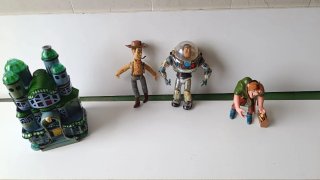 Muñecos varios Toy Story y El Jorobado de NotreDam