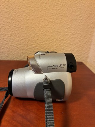 Cámara Konica Minolta Dimage Z10 Plata