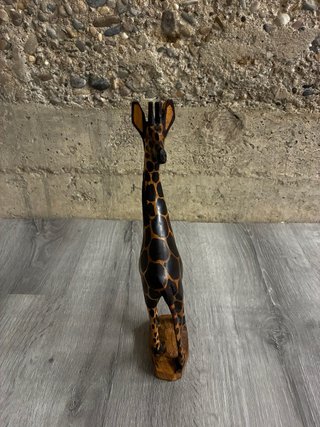 Figura jirafa madera