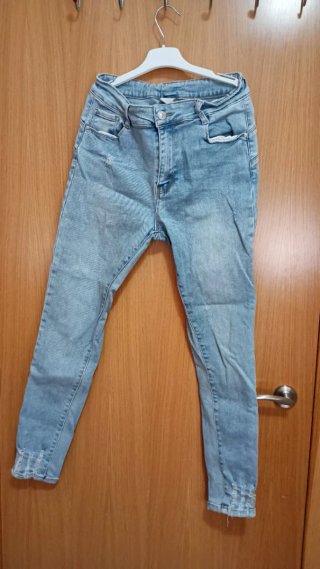 Pantalones vaqueros push up ajustados