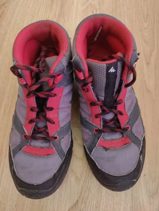 Botas de montaña niña grises y rosas