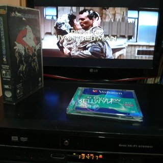 Grabadora VHS a DVD con HDMI -LG RCT689H