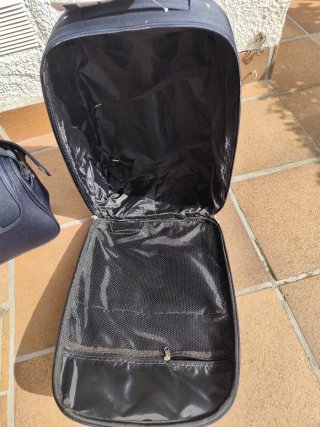Conjunto dos piezas maleta y bolso de viaje