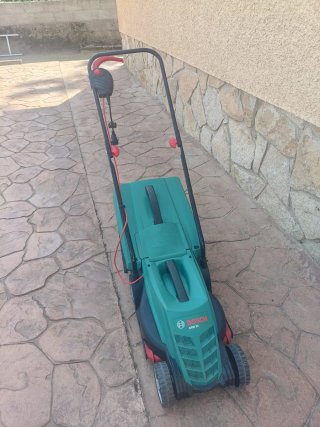 Cortacésped Bosch Rotak 32