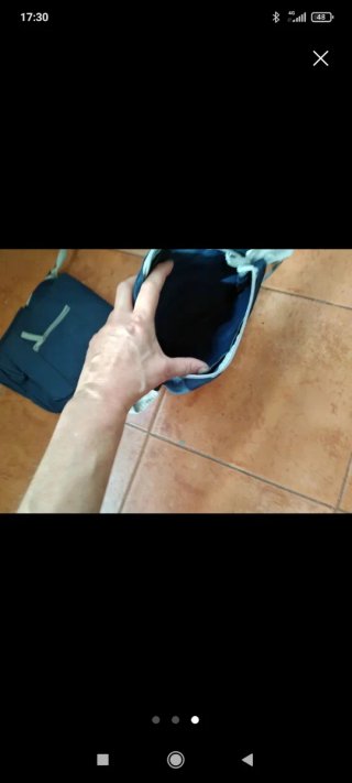 Bolso pequeño azul y blanco