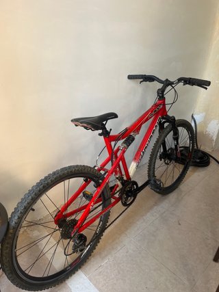 Bicicleta de Montaña Roja