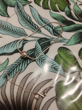 Conjunto pulsera Pandora y cadena de infinito