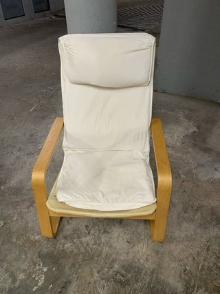 Sillón Ikea beige tela y madera