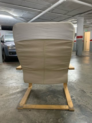 Sillón Ikea beige tela y madera