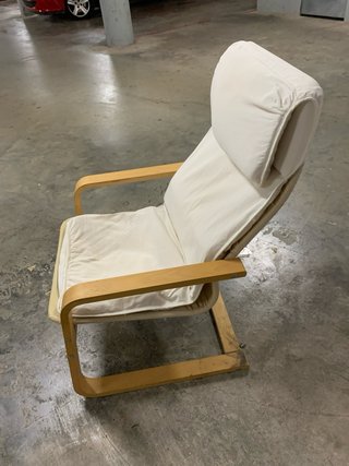 Sillón Ikea beige tela y madera