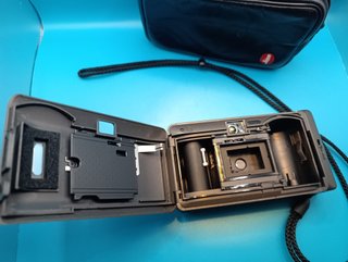 Leica Mini Cámara Compacta Point & Shoot con funda