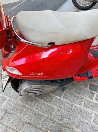 Vespa LX 125cc Roja