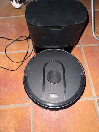 Robot aspirador negro