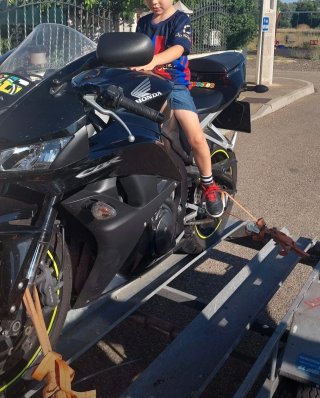 Honda CBR 600RR Negra