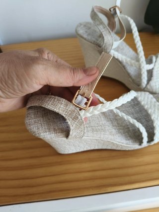 Sandalias cuña blancas trenzadas