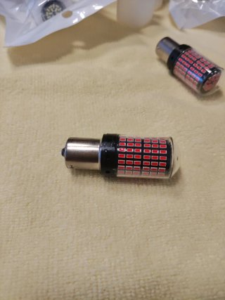 4 Bombillas LED Rojas y amarillas T20 sin estrena