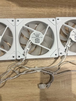 Ventiladores PC RGB PWM Blancos (4uds)