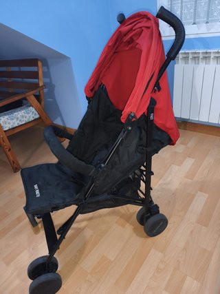 Silla de paseo plegable roja