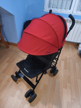 Silla de paseo plegable roja