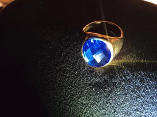 Anillo Oro 18K con Cristal Azul