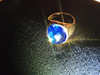 Anillo Oro 18K con Cristal Azul