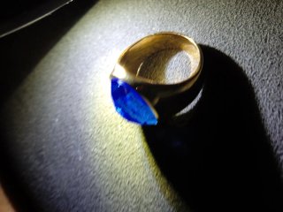 Anillo Oro 18K con Cristal Azul