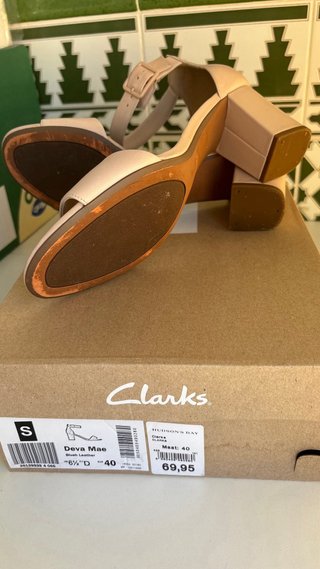 Sandalias Clarks Deva Mae Talla 40 Beige