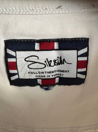 Camiseta SikSilk Blanca Logo Bordado Talla M