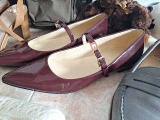 Lote de bolsos, zapatos y manta