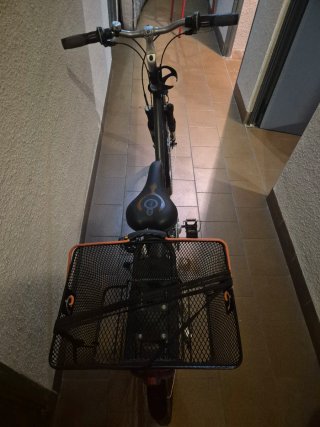 Bicicleta urbana con luz delantera