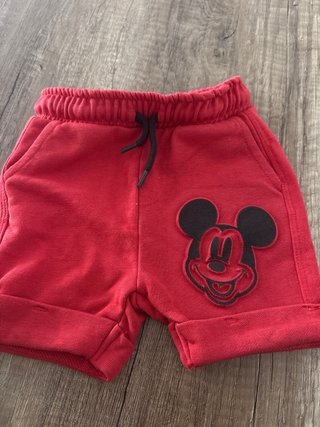 Lote pantalones cortos Mickey y Simba