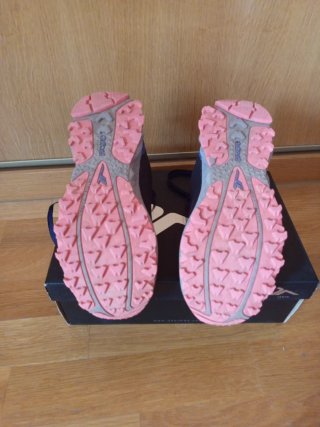 ZAPATILLAS TRAIL RUNNING WATERPROFF Talla 36