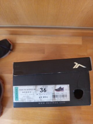 ZAPATILLAS TRAIL RUNNING WATERPROFF Talla 36
