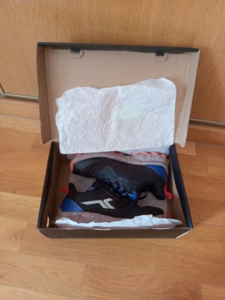 ZAPATILLAS TRAIL RUNNING WATERPROFF Talla 36